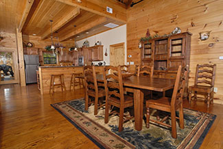 Dinning area that can seat 8